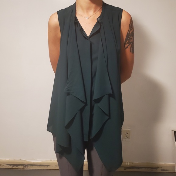 Scarf-esque sleeveless button up - Picture 4 of 7